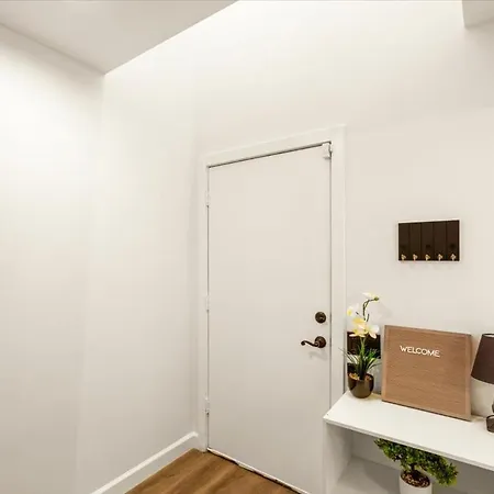 Luxe 3 Story Townhome With Downtown View Near Nrg Stadium Centrally Located Walkable To Popular Restaurants Houston Exterior photo