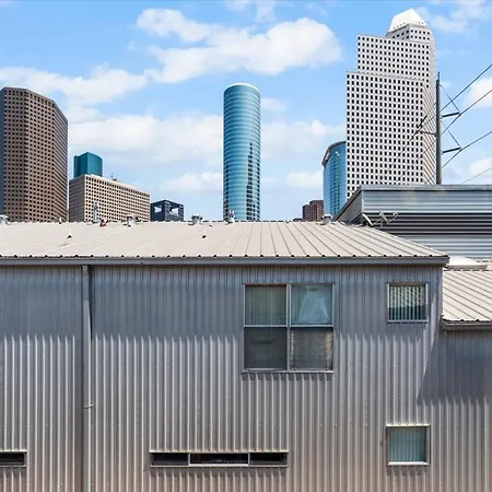 Luxe 3 Story Townhome With Downtown View Near Nrg Stadium Centrally Located Walkable To Popular Restaurants Houston Exterior photo