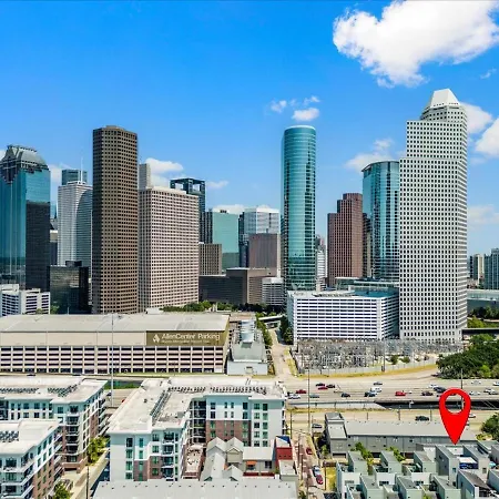 Luxe 3 Story Townhome With Downtown View Near Nrg Stadium Centrally Located Walkable To Popular Restaurants Houston Exterior photo