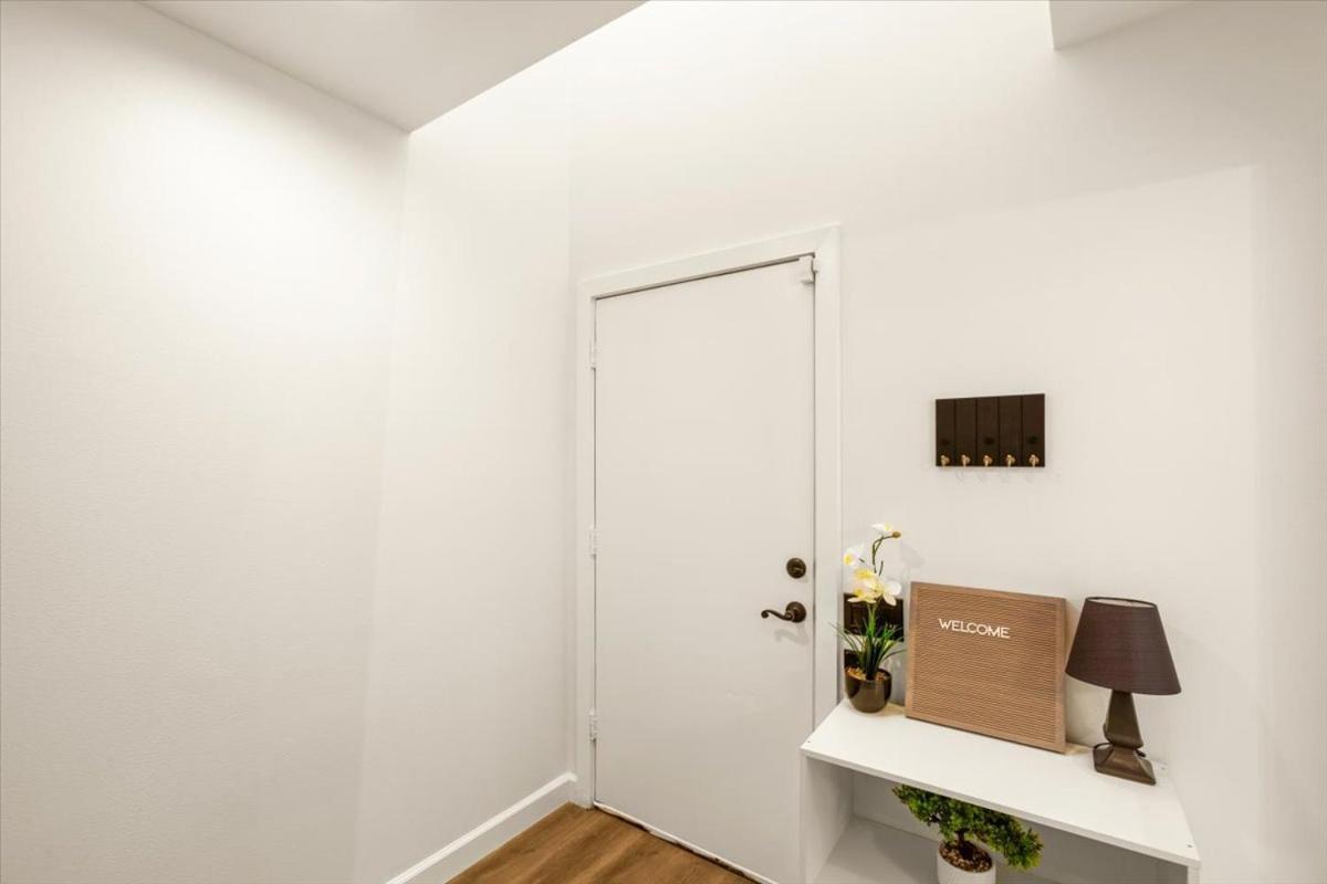 Holiday home Luxe 3 Story Townhome With Downtown View Near Nrg Stadium Centrally Located Walkable To Popular Restaurants *